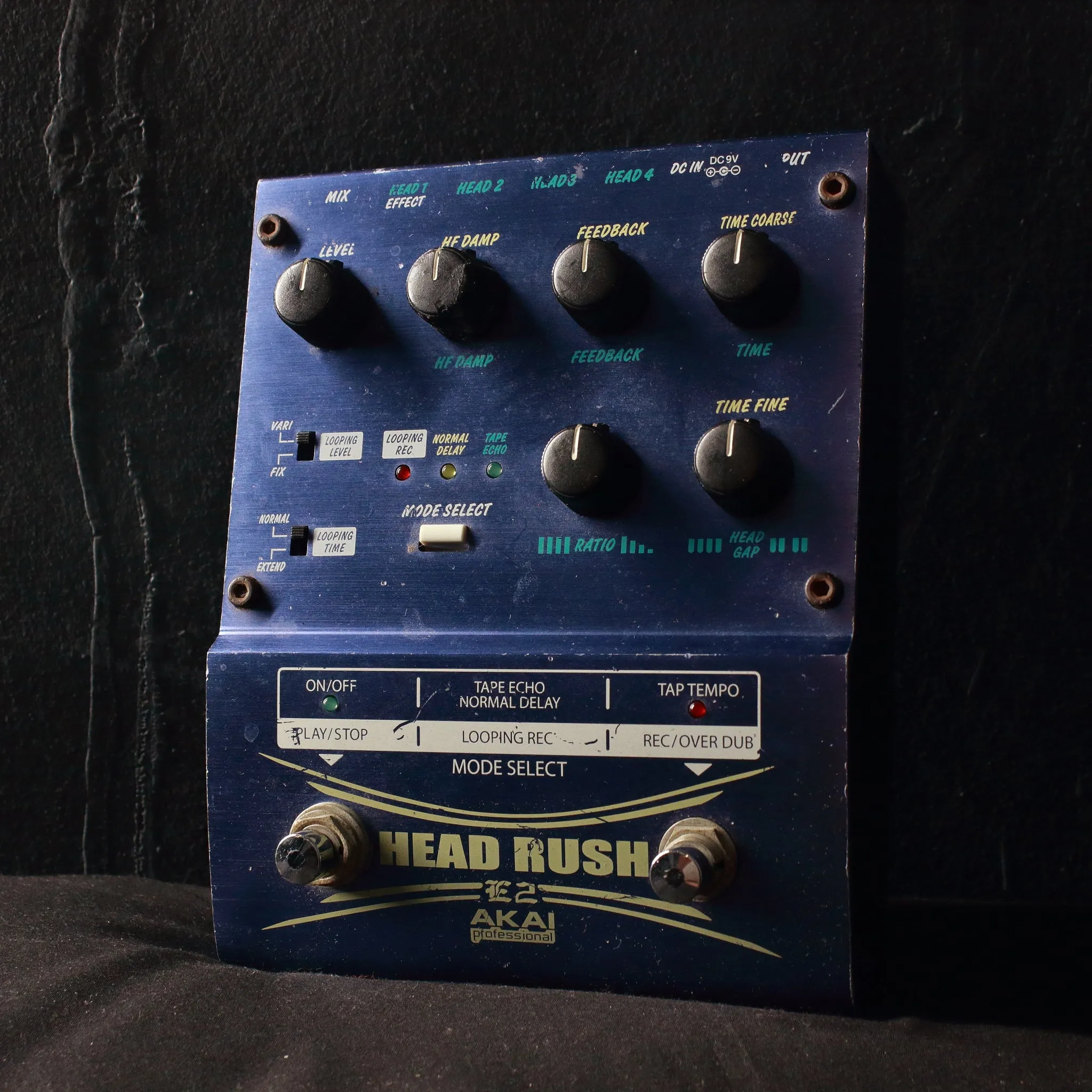 Akai E2 Headrush Delay/Looper Pedal