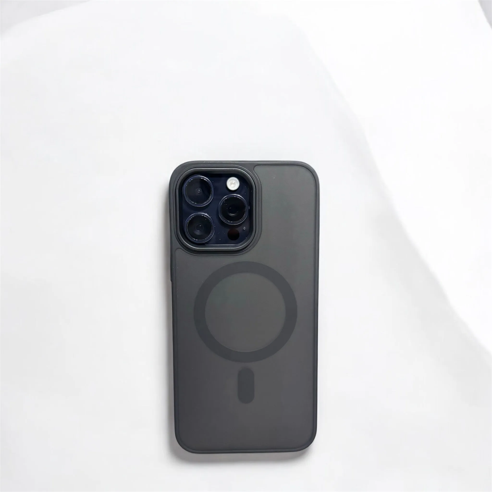 Benks MagClap™ Mist Phone Case for iPhone 16