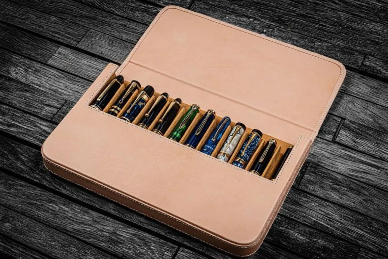 Galen Leather Magnum Opus 12 Slots Hard Pen Case in Undyed Leather