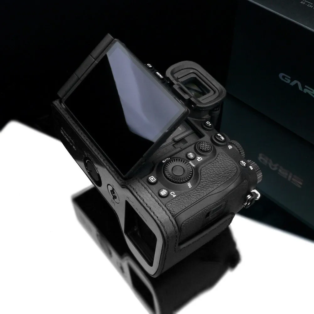 Gariz XS-CHA7RM5BK Half Leather Case for Sony A7RM5 / A7RV (Black)