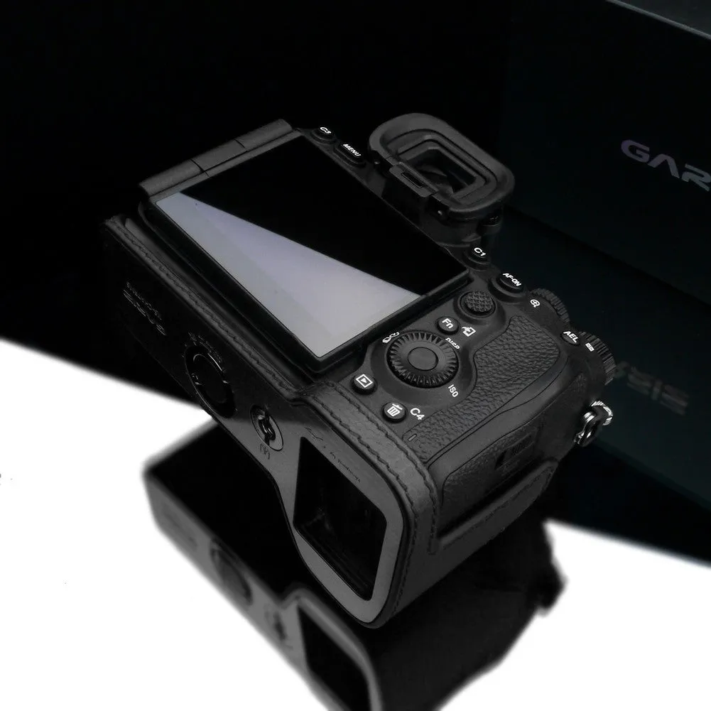 Gariz XS-CHA7RM5BK Half Leather Case for Sony A7RM5 / A7RV (Black)