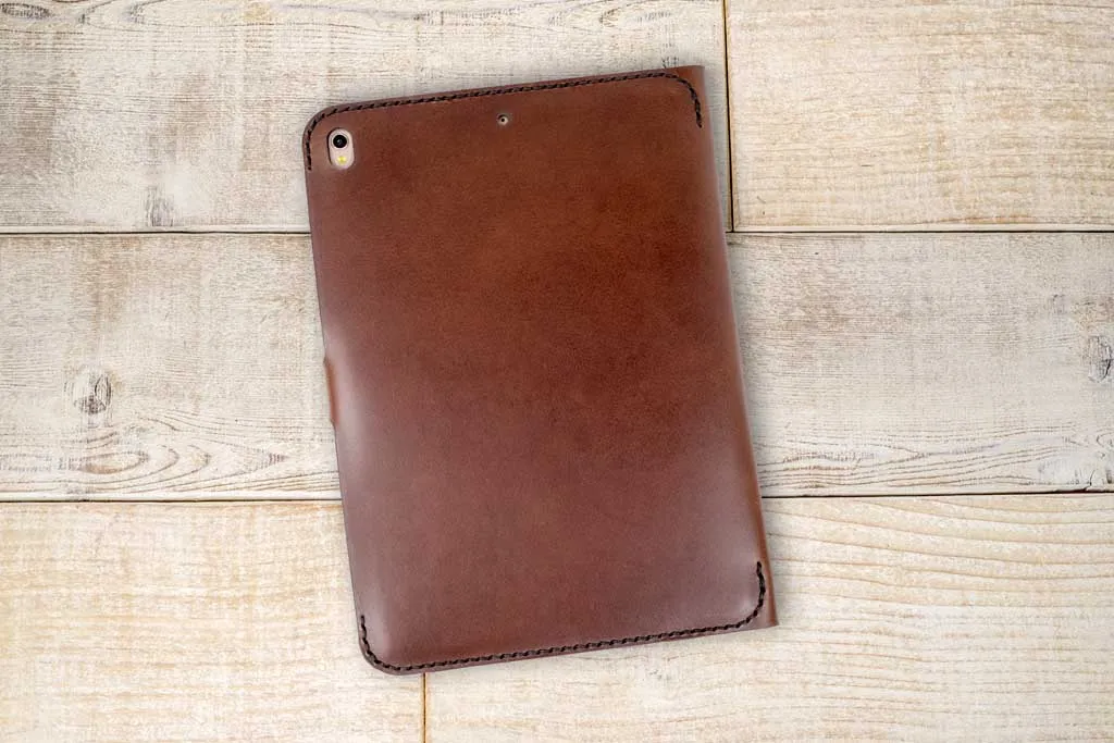 iPad 9.7 Classic Leather Tablet Case