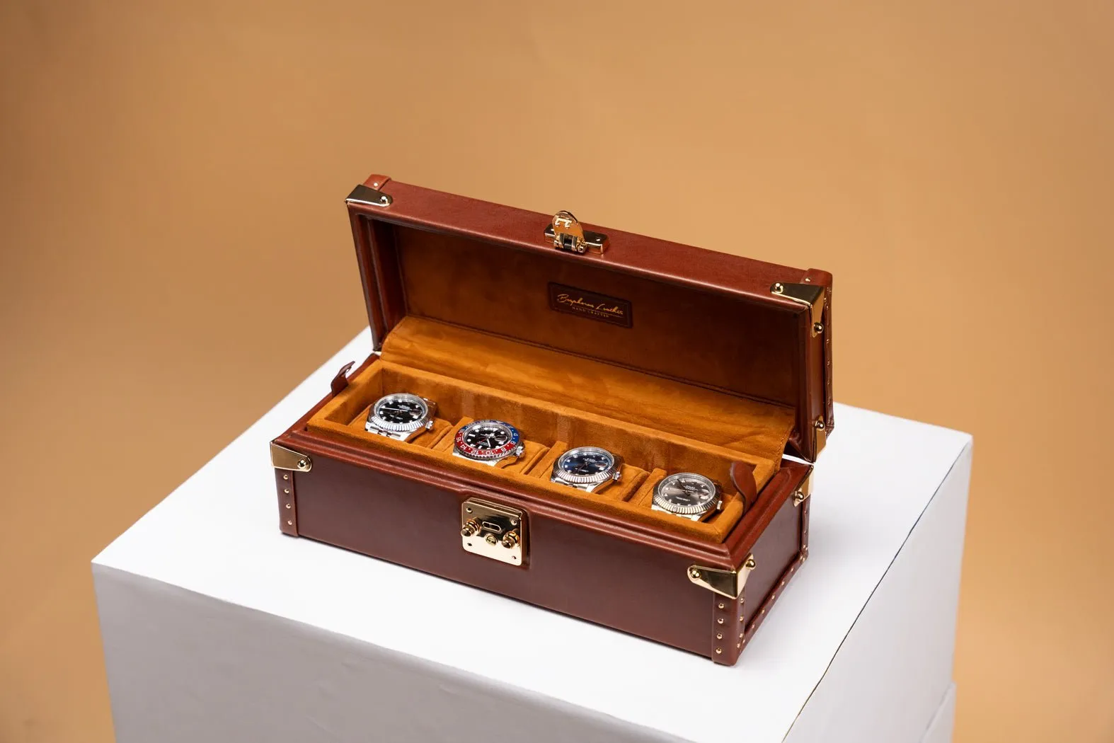 Petra Watch Case - Montana 01