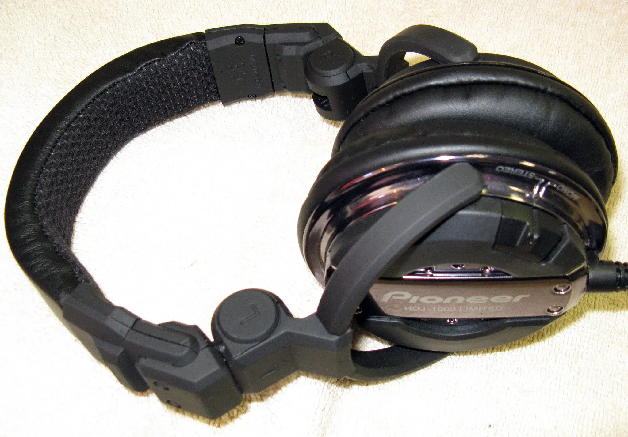 Pioneer HDJ-1000 Advanced Professional DJ Headphones