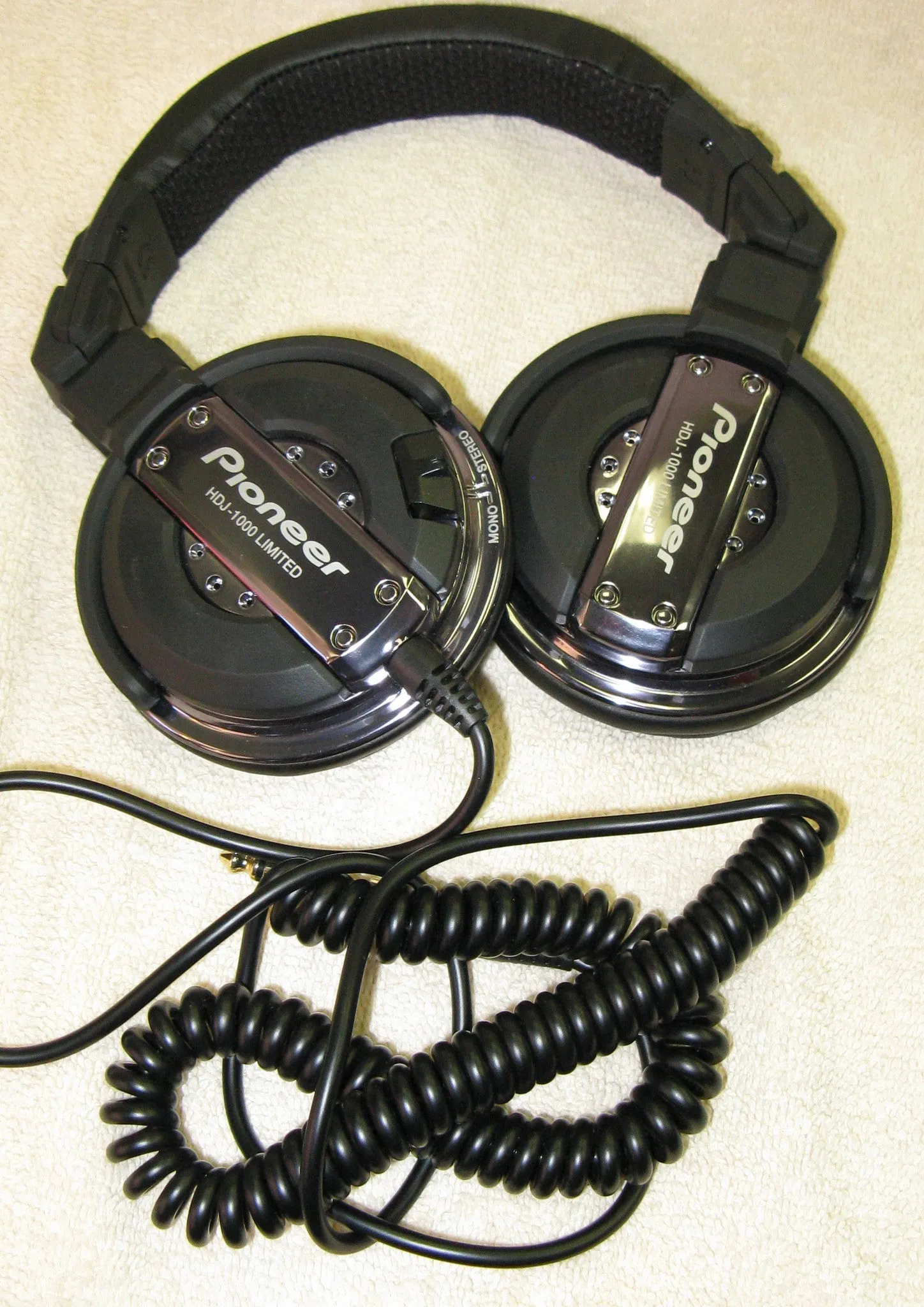 Pioneer HDJ-1000 Advanced Professional DJ Headphones