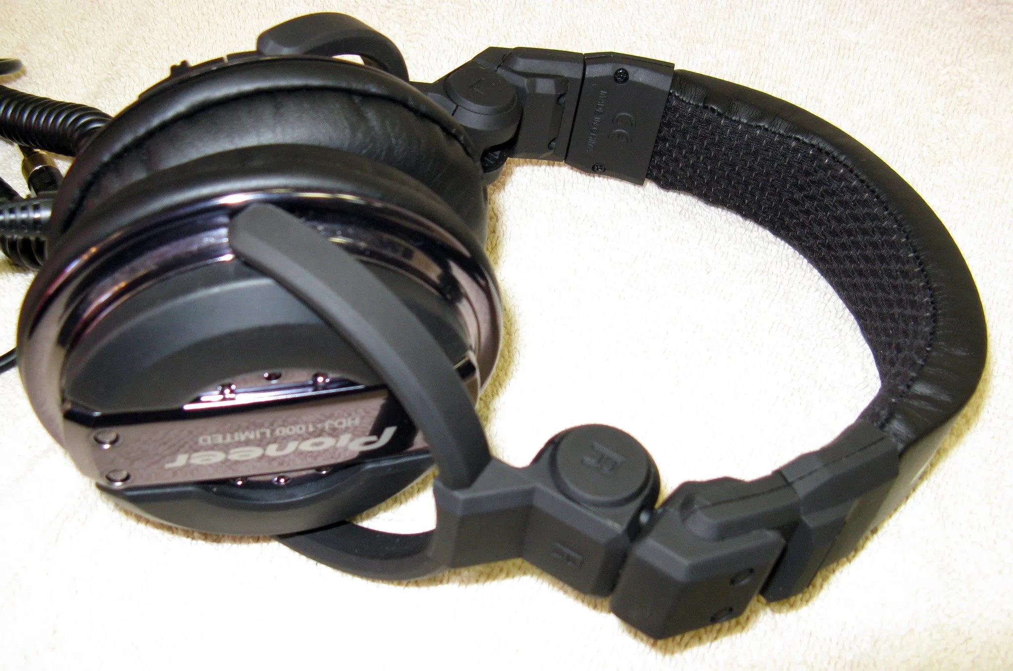 Pioneer HDJ-1000 Advanced Professional DJ Headphones