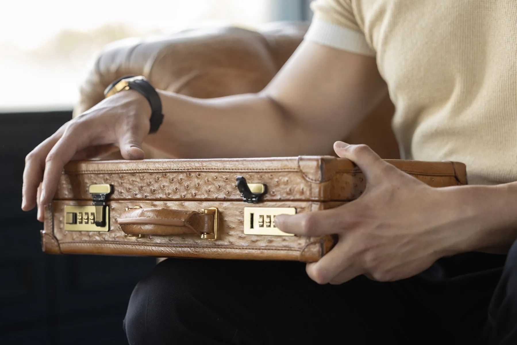 Watch Collector Case - Ostrich Honey Brown