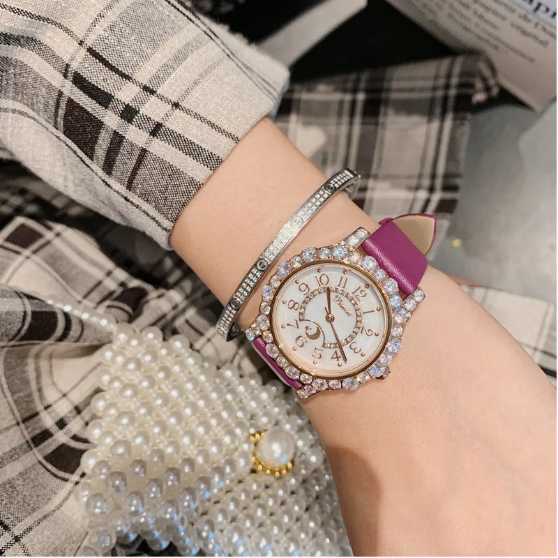 Women's Watch Diamond-set dial with bright luxury leather strap elegant watch