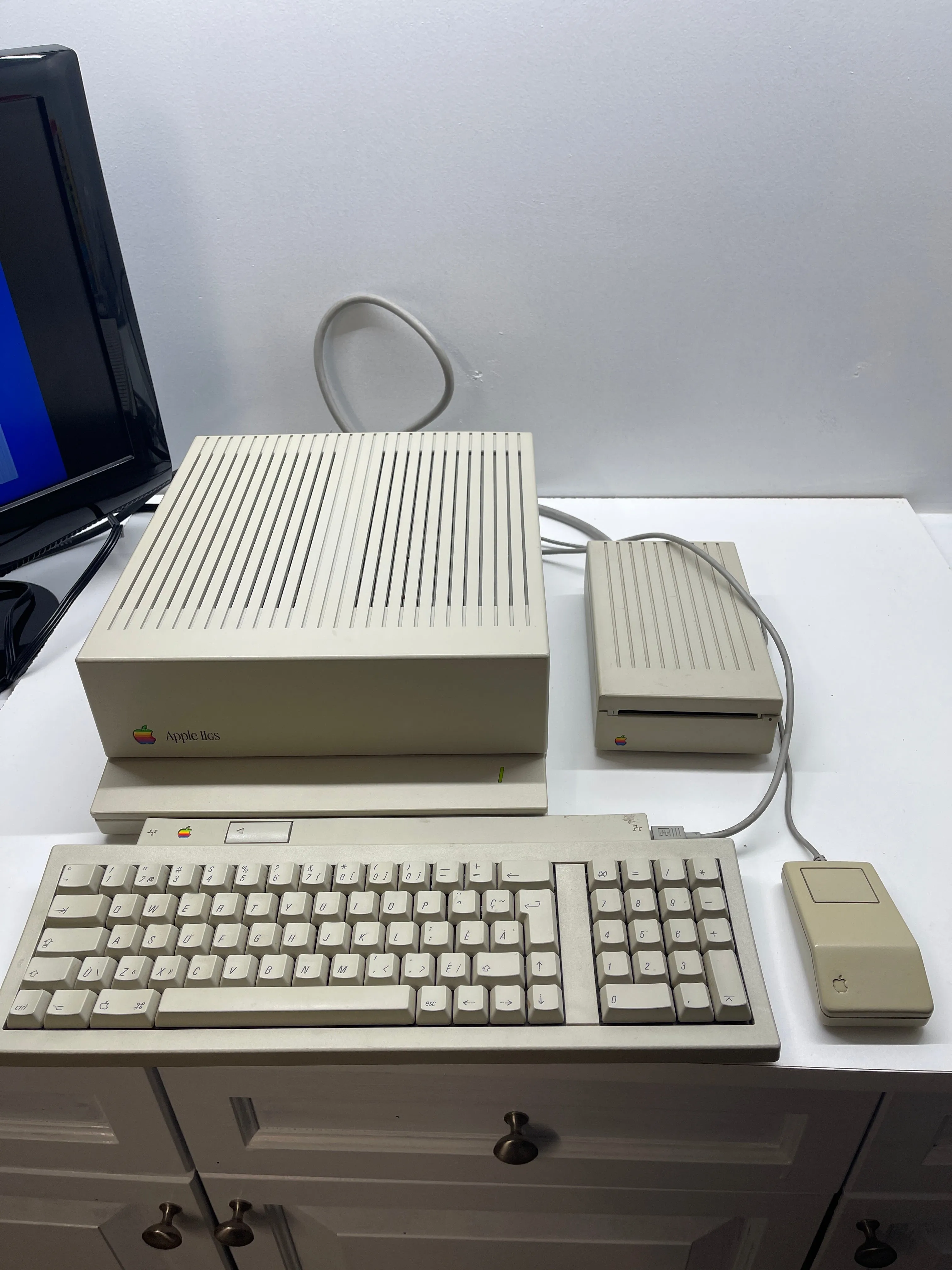 Wow Apple IIGS With extra ram board keyboard disk drive and mouse Look!.Read