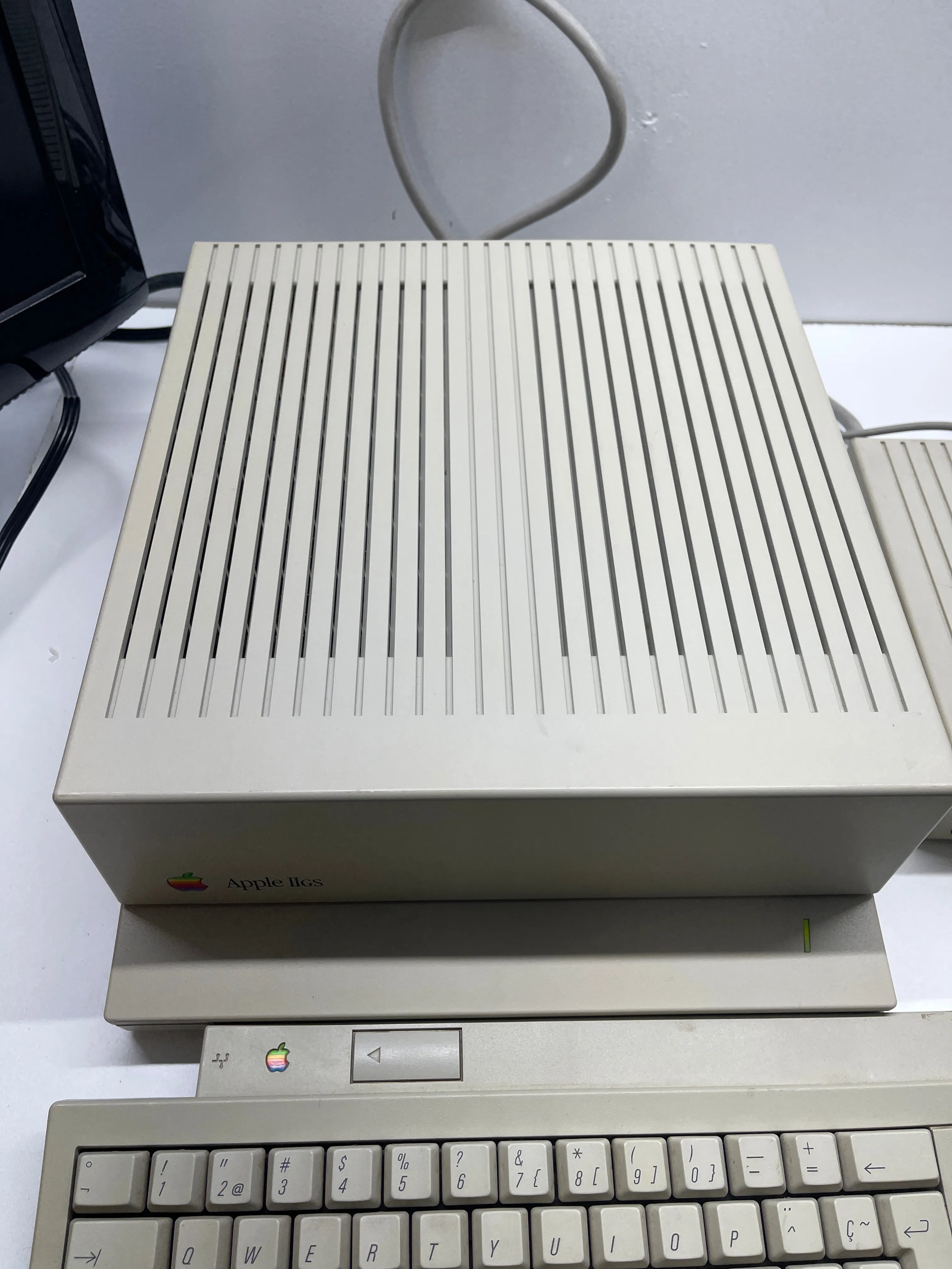 Wow Apple IIGS With extra ram board keyboard disk drive and mouse Look!.Read