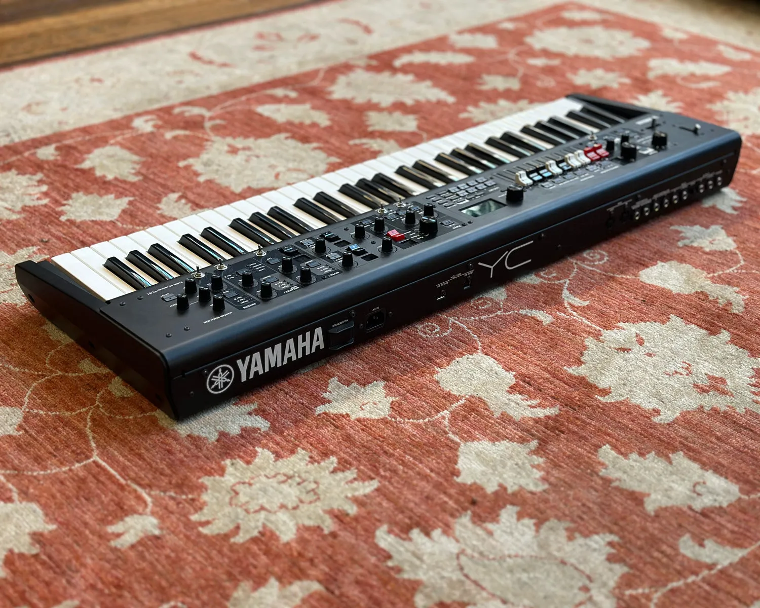 YAMAHA YC61 61-Key Synthesizer/Stage Keyboard